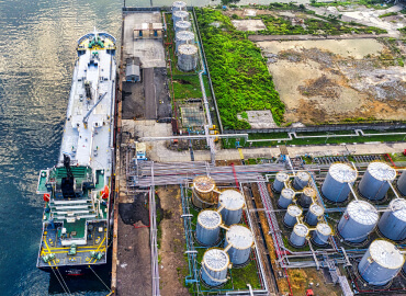 Nuclear reactor maintenance & operation